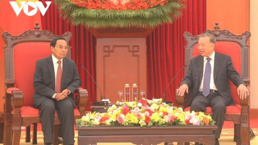 Party chief affirms Vietnam’s readiness to support Laos in realizing development goals